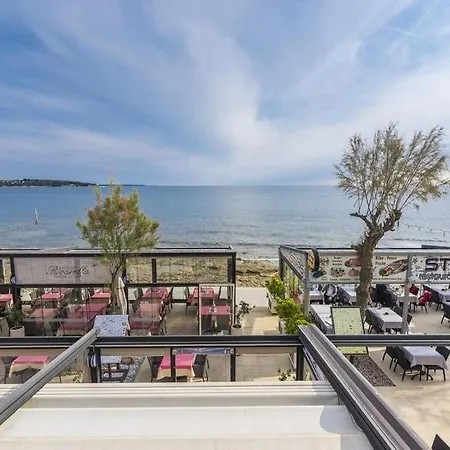 Апартаменты Lion With Sea View Новиград