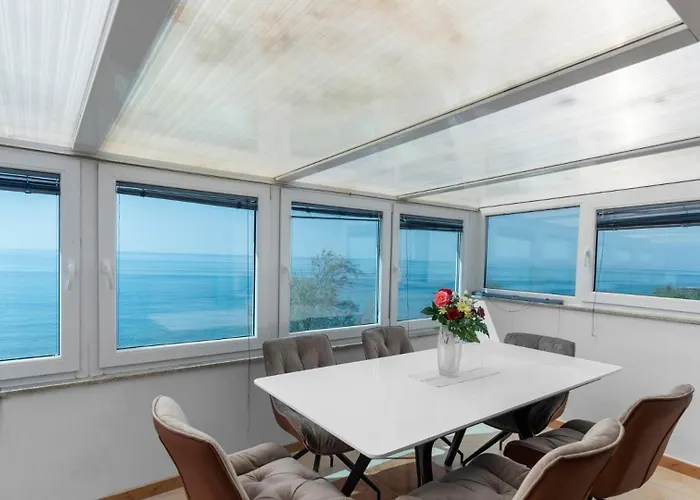 Lion With Sea View Lejlighed