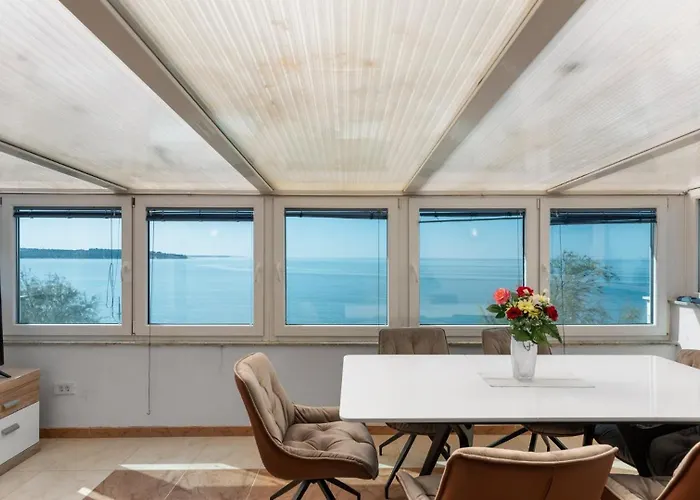 Lejlighed Lion With Sea View